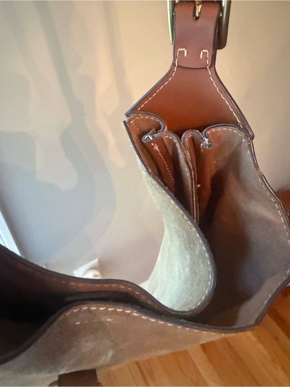 Polo ID Medium Suede shoulder Bag - Picture 5 of 10